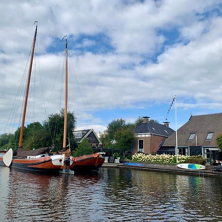Puur Eastermar - Monumentaal, Authentiek En Luxe Koetshuis Aan Open Vaarwater Met Jacuzzi En Sauna Oostermeer Ngoại thất bức ảnh