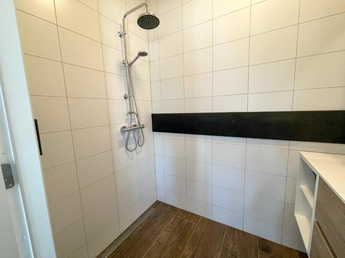 Puur Eastermar - Monumentaal, Authentiek En Luxe Koetshuis Aan Open Vaarwater Met Jacuzzi En Sauna Oostermeer Ngoại thất bức ảnh