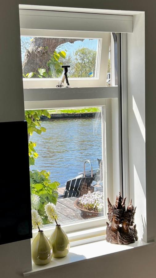 Puur Eastermar - Monumentaal, Authentiek En Luxe Koetshuis Aan Open Vaarwater Met Jacuzzi En Sauna Oostermeer Ngoại thất bức ảnh