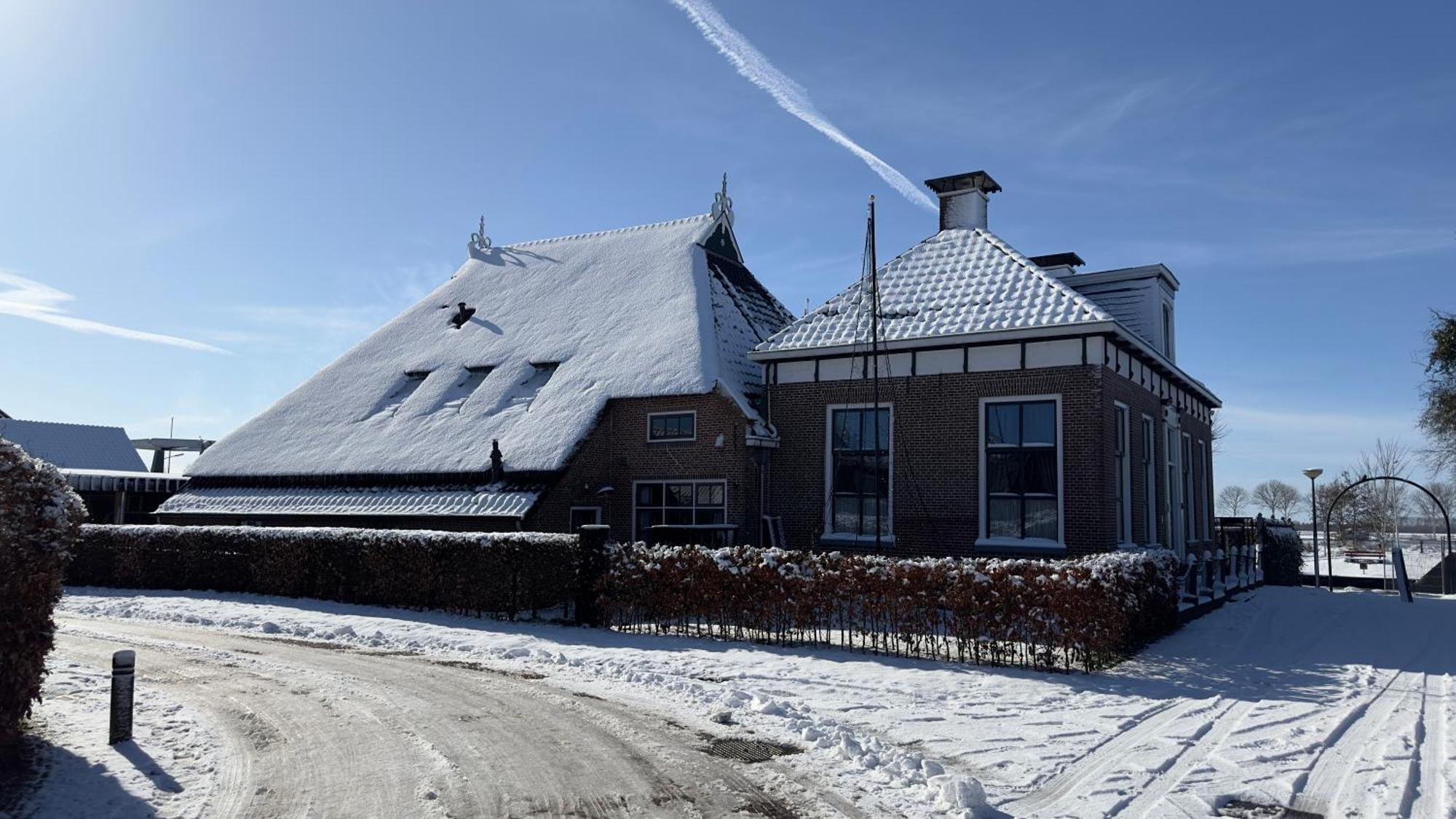 Puur Eastermar - Monumentaal, Authentiek En Luxe Koetshuis Aan Open Vaarwater Met Jacuzzi En Sauna Oostermeer Ngoại thất bức ảnh