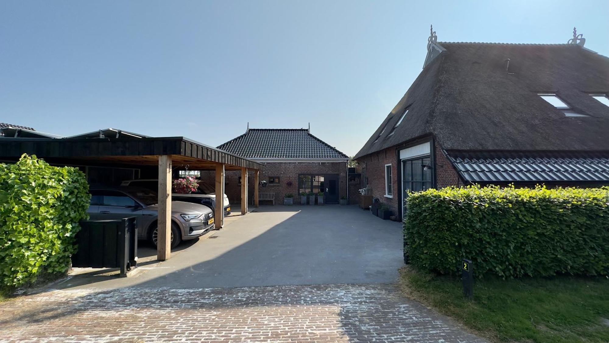 Puur Eastermar - Monumentaal, Authentiek En Luxe Koetshuis Aan Open Vaarwater Met Jacuzzi En Sauna Oostermeer Ngoại thất bức ảnh