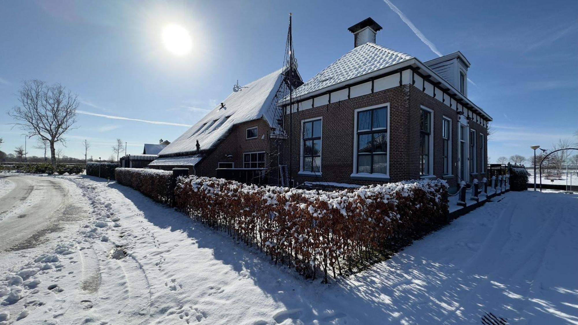 Puur Eastermar - Monumentaal, Authentiek En Luxe Koetshuis Aan Open Vaarwater Met Jacuzzi En Sauna Oostermeer Ngoại thất bức ảnh