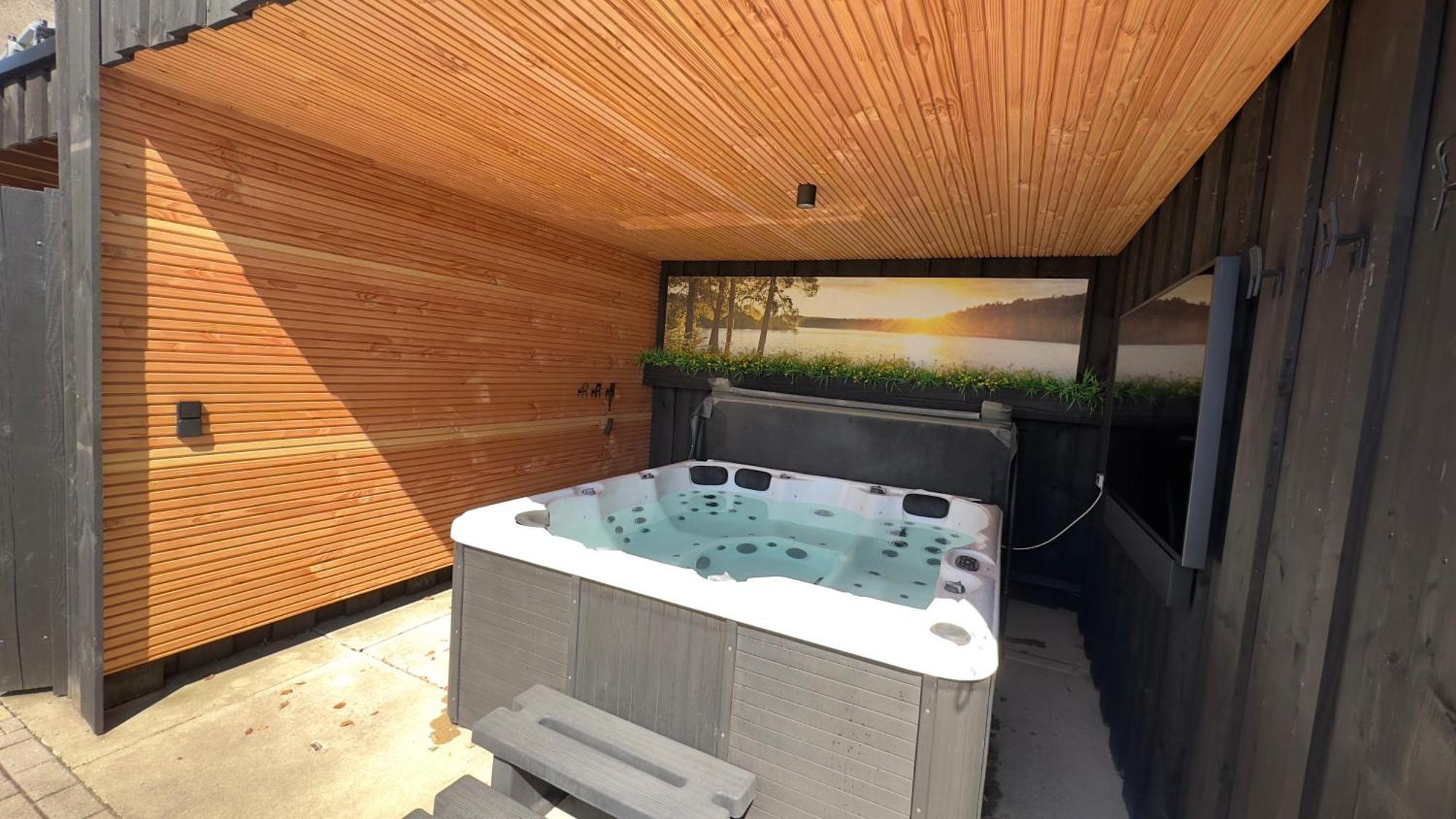 Puur Eastermar - Monumentaal, Authentiek En Luxe Koetshuis Aan Open Vaarwater Met Jacuzzi En Sauna Oostermeer Ngoại thất bức ảnh